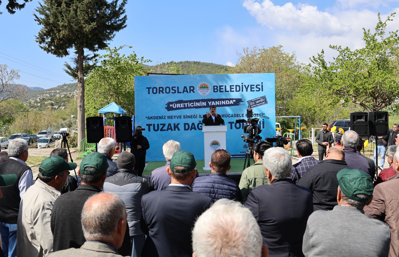 AKDENİZ MEYVE SİNEĞİNE KARŞI 120 BİN TUZAK DAĞITIMI - 4
