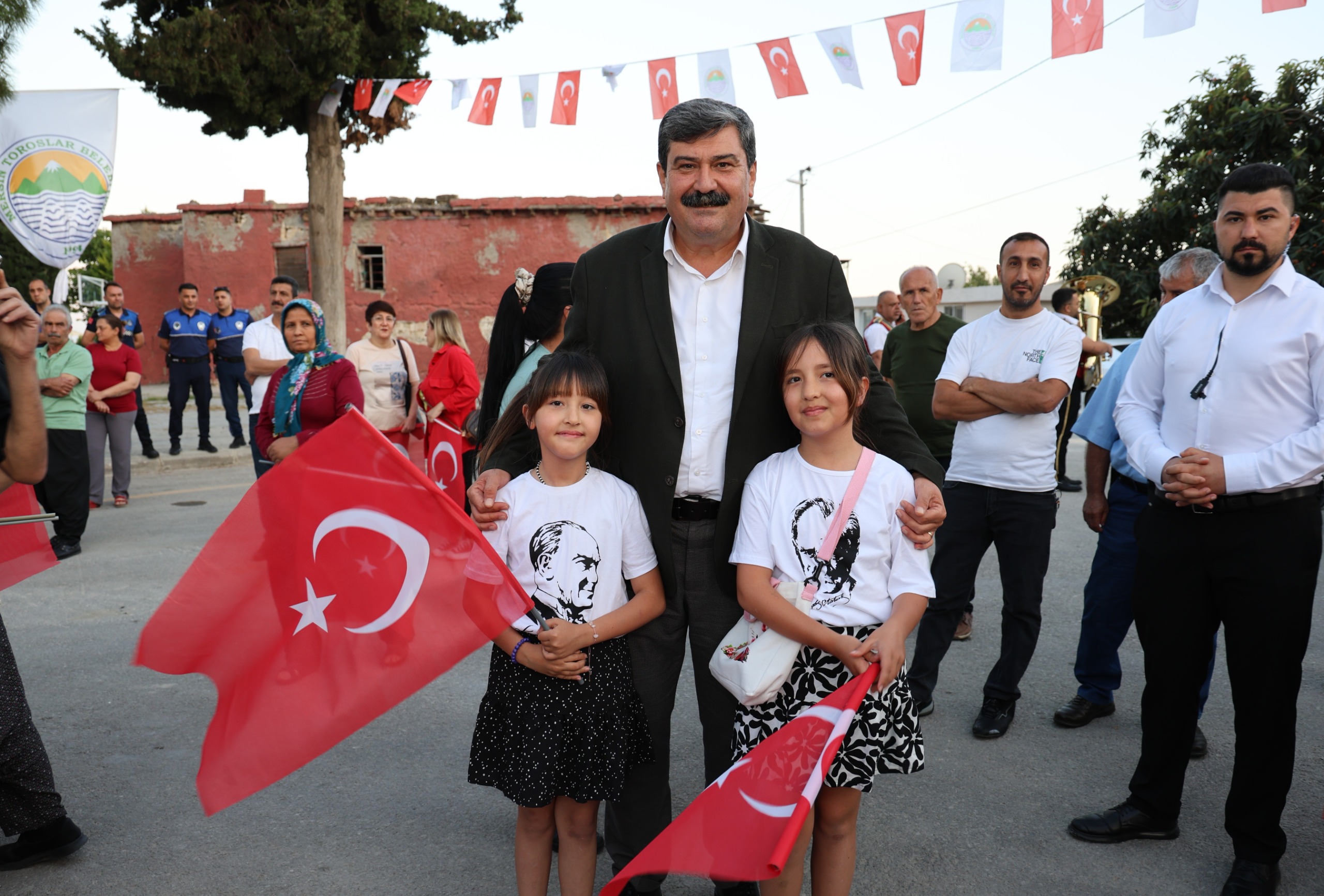 TOROSLAR’IN DEV TÜRK BAYRAĞI YENİLENDİ - 2