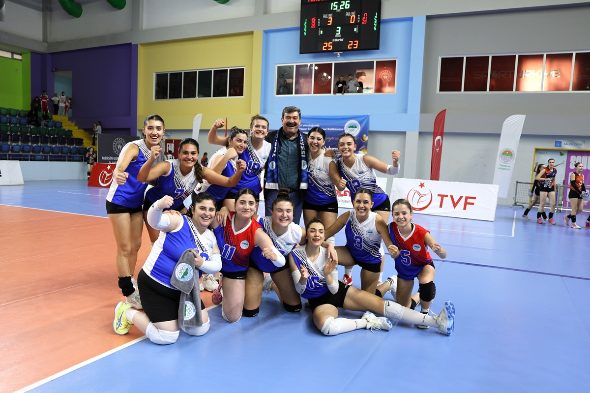 KADIN VOLEYBOL TAKIMIMIZ, 2025-2026 SEZONUNU ZAFERLE KAPATTI - 3