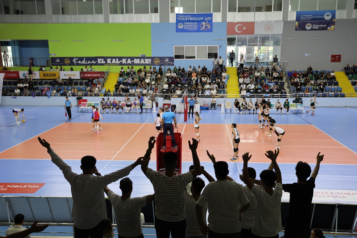 KADIN VOLEYBOL TAKIMIMIZ, 2025-2026 SEZONUNU ZAFERLE KAPATTI - 7