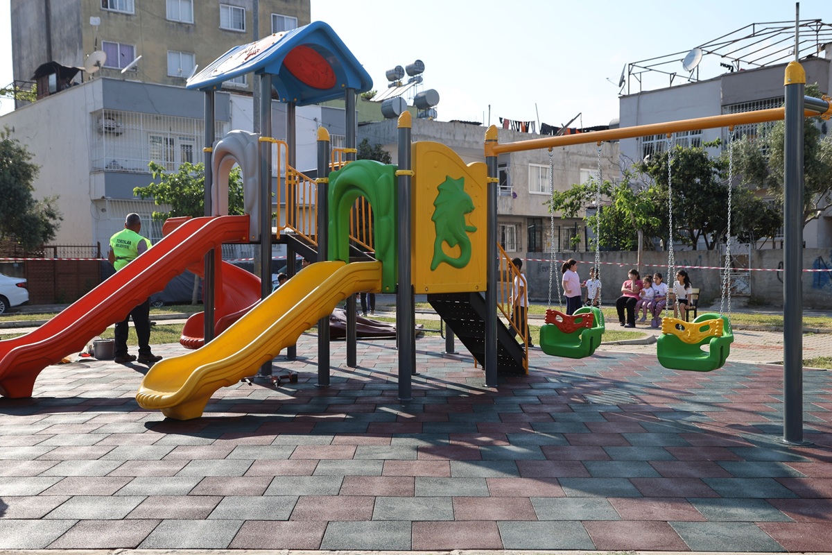 TOROSLAR’DA PARKLAR BAŞTAN SONA YENİLENİYOR