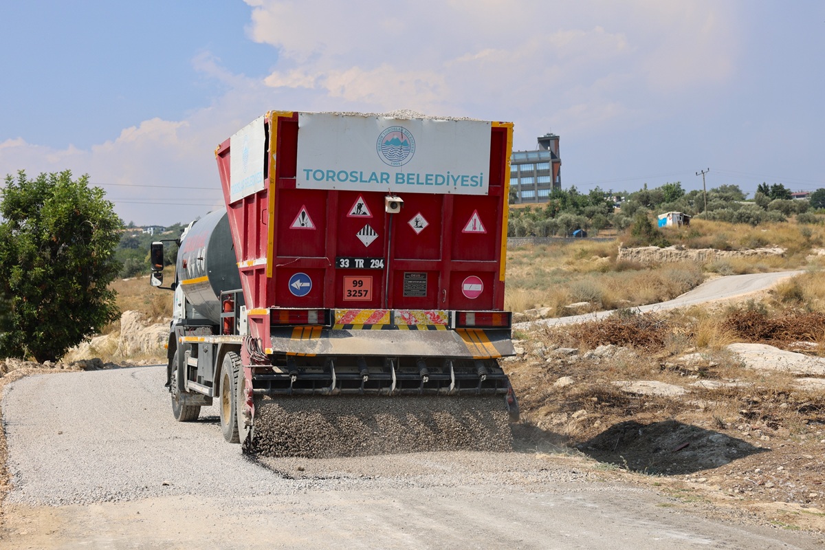 TOROSLAR’IN KIRSAL MAHALLELERİNDE YOLLAR YENİLENİYOR - Görsel 9