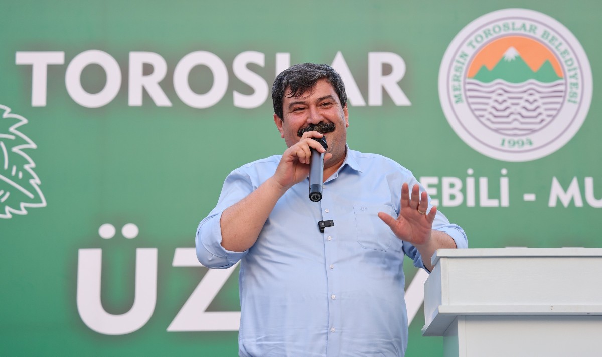 Toroslar Belediyesinin düzenlediği Üzüm Hasat Etkinliğinde renkli görüntüler vardı