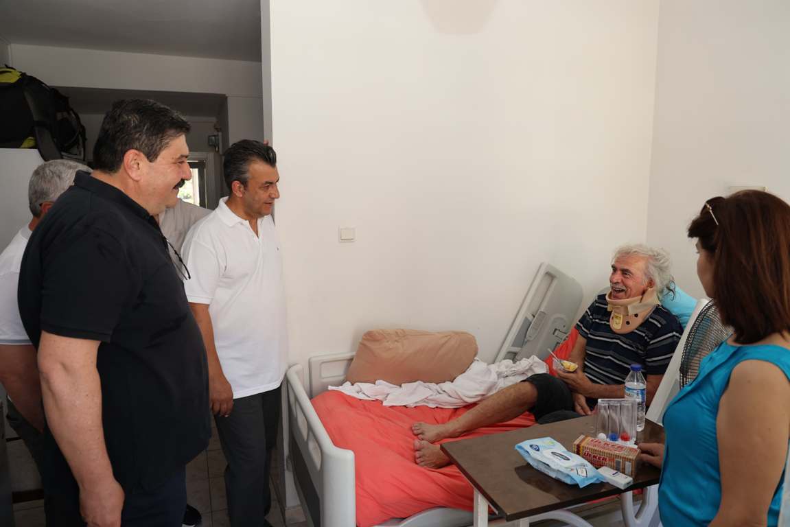 BAŞKAN YILDIZ’DAN HUZUREVİ SAKİNLERİNE BAYRAM ZİYARETİ