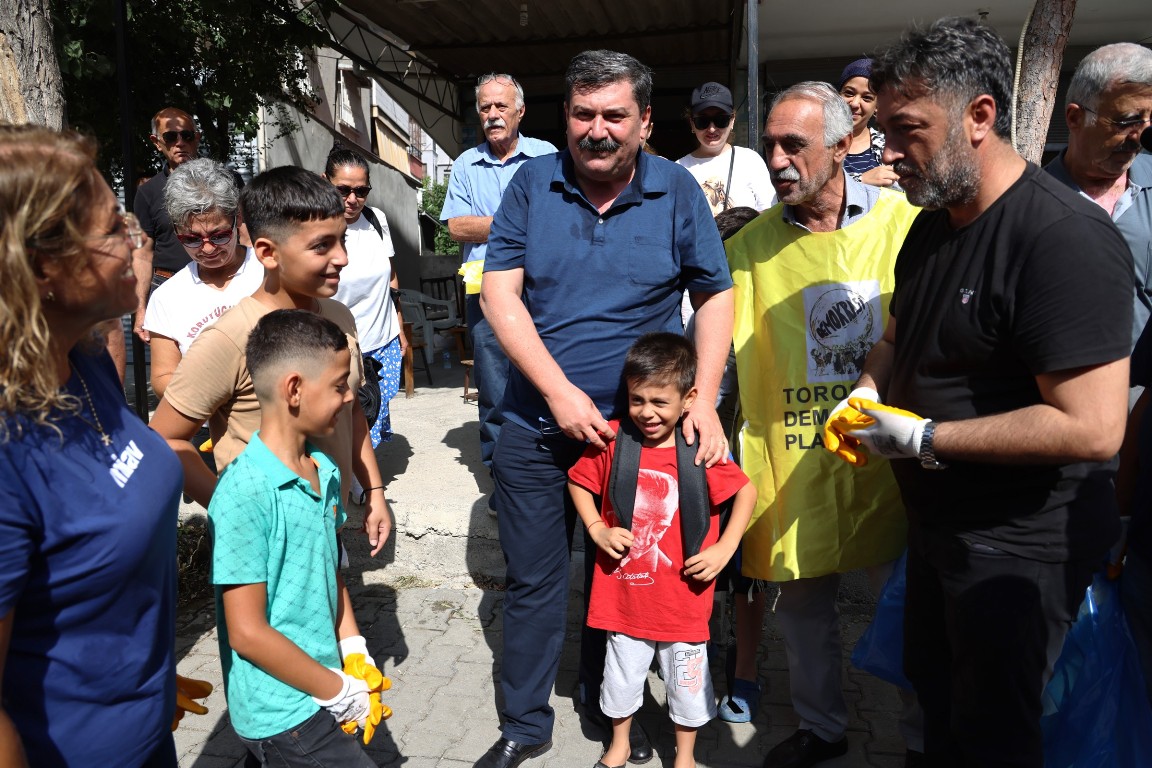 TOROSLAR’DA TEMİZLİK DAYANIŞMASI SÜRÜYOR