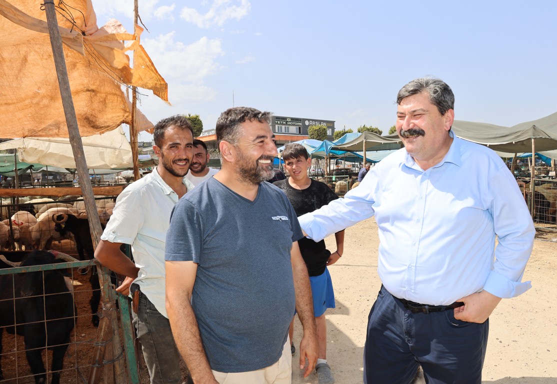BAŞKAN YILDIZ, KURBAN SATIŞ ALANINI ZİYARET ETTİ