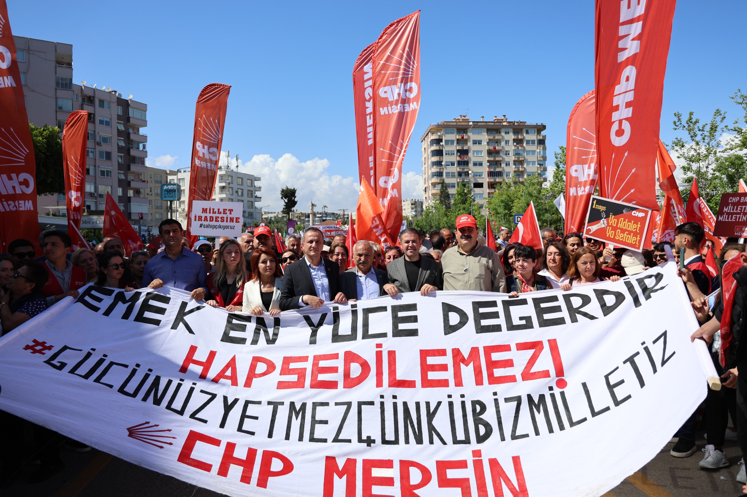BAŞKAN YILDIZ, 1 MAYIS’I EMEKÇİLERLE KUTLADI