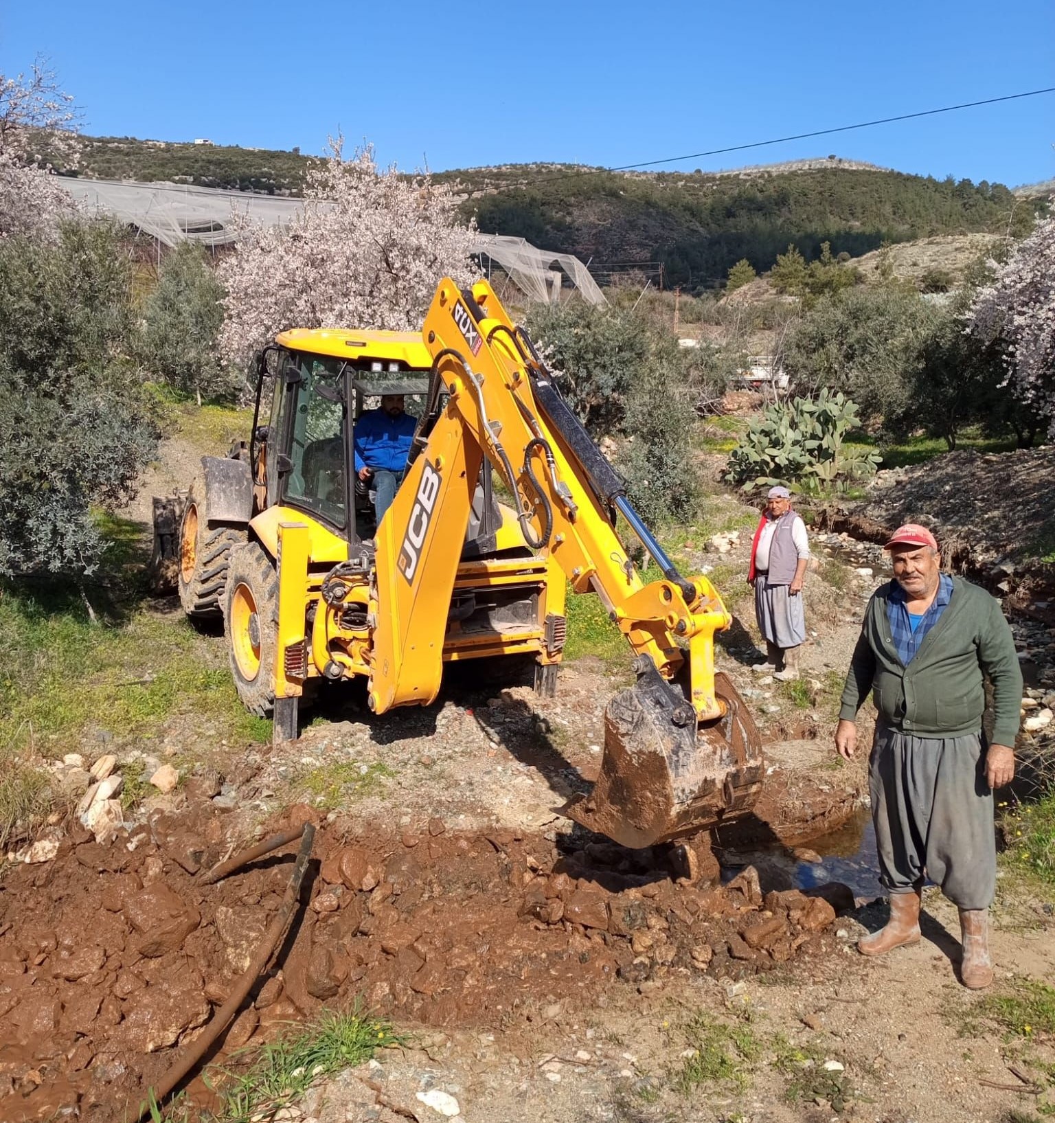 TOROSLAR BELEDİYESİ YAYLALARDA HİZMET ATAĞINI SÜRDÜRÜYOR