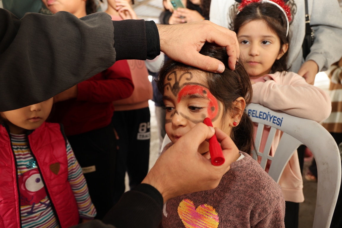 DÜNYA ÇOCUK HAKLARI GÜNÜ, TOROSLAR’DA BİR DİZİ ETKİNLİKLE KUTLANDI