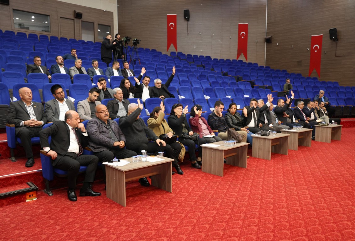TOROSLAR BELEDİYE BAŞKANI YILDIZ, 160 GÜNDÜR RAPOR ALIP İŞE GELMEYENLERE İSYAN ETTİ