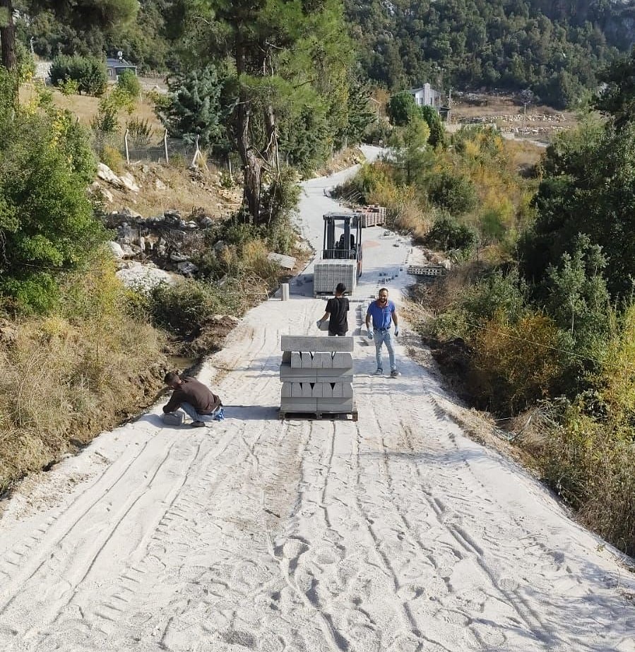 TOROSLAR BELEDİYESİ YAYLA YOLLARINI YENİLİYOR