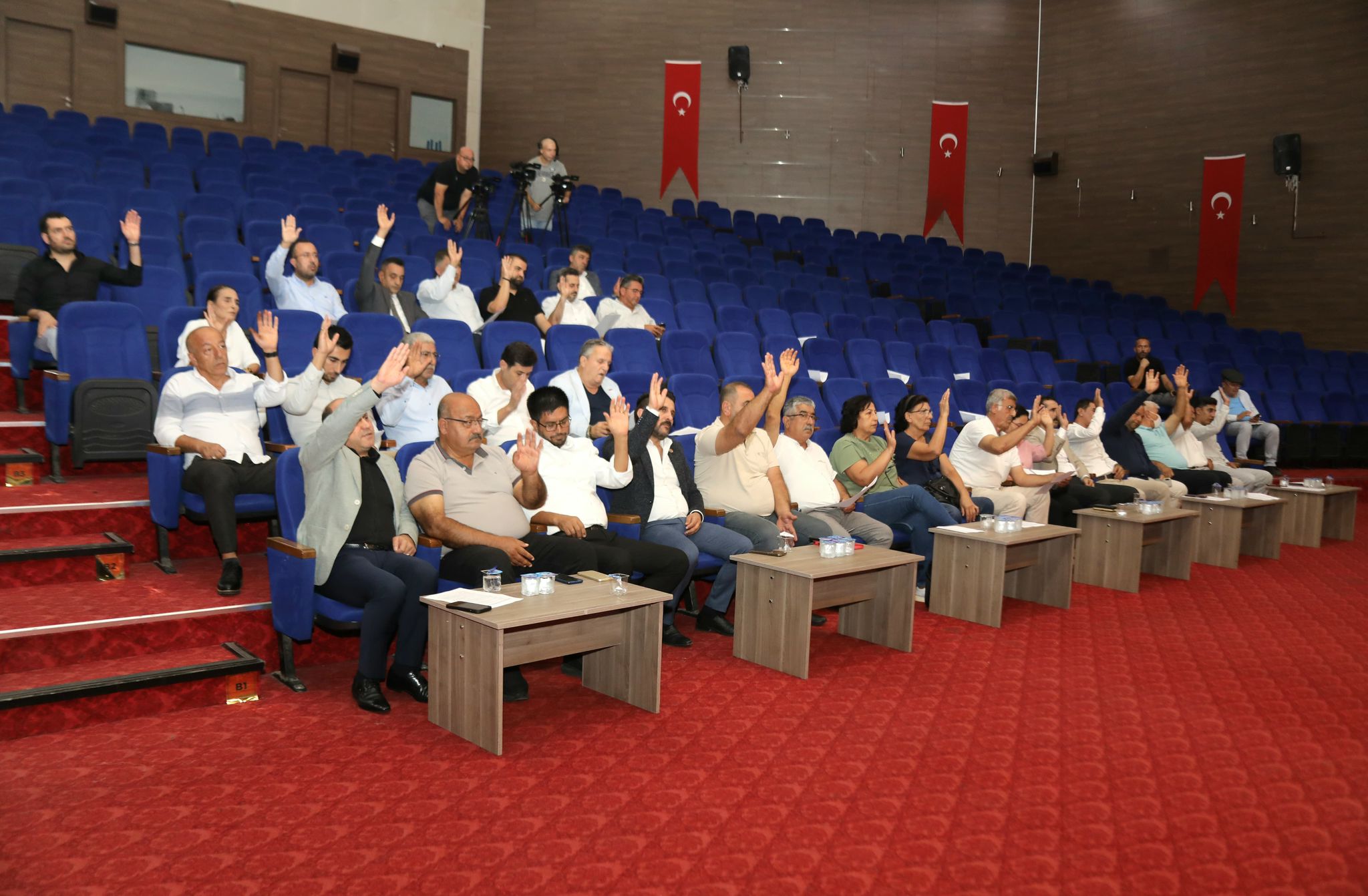 TOROSLAR’A OKUMA SALONU VE EMEKLİ EVİ GELİYOR