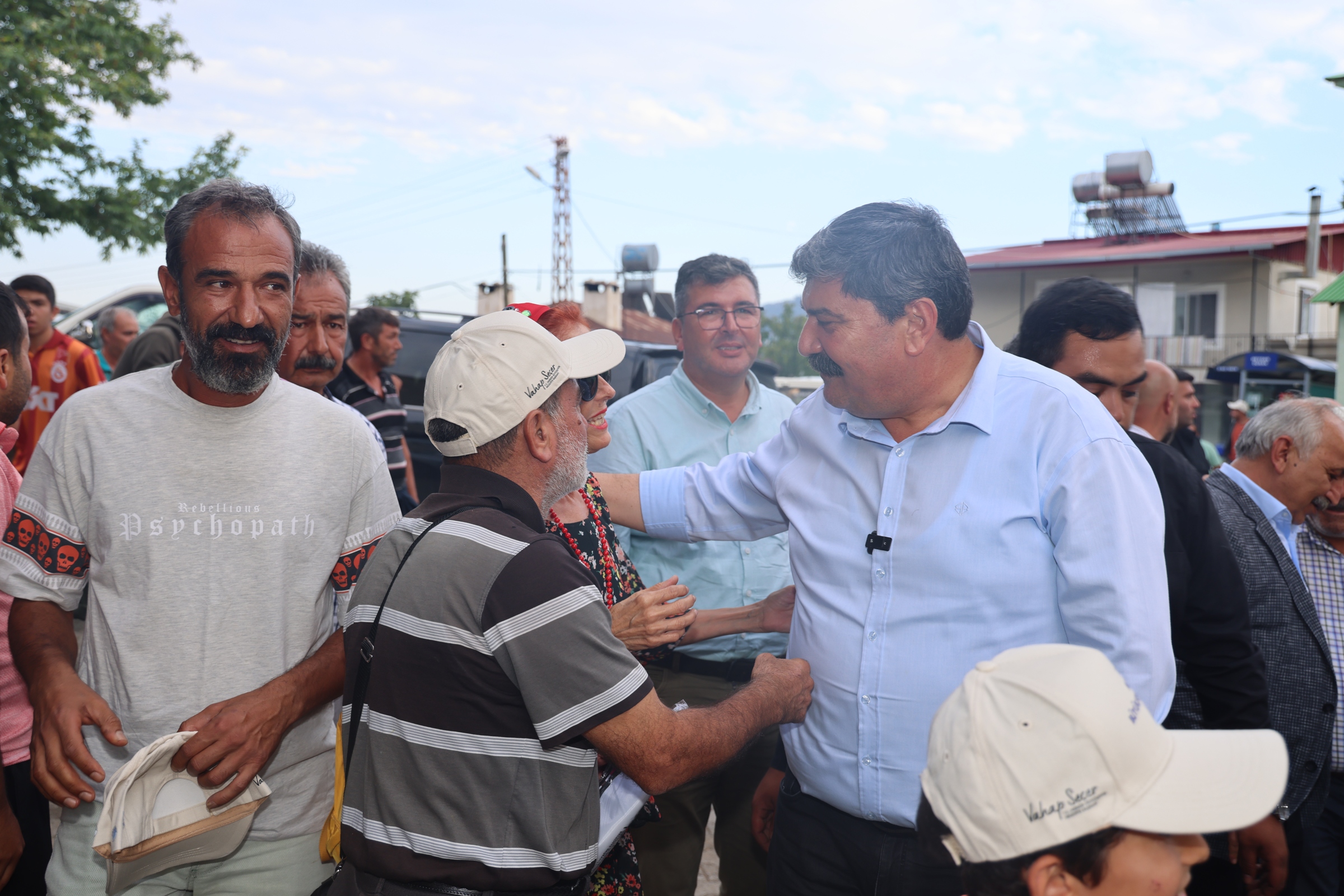 Belediye Başkanı Abdurrahman Yıldız, kırsal mahallelerde vatandaşlarla buluştu