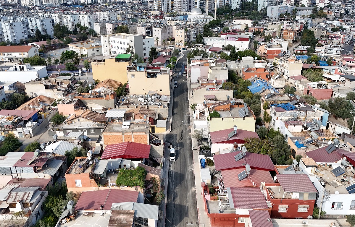 AKBELEN MAHALLESİ’NDE SICAK ASFALT ÇALIŞMASI TAMAMLANDI