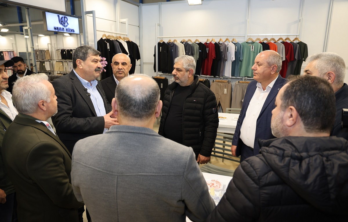 BAŞKAN YILDIZ, AKDENİZ ULUSLARARASI TEKSTİL FUARI’NDA SEKTÖR PAYDAŞLARIYLA GÖRÜŞTÜ