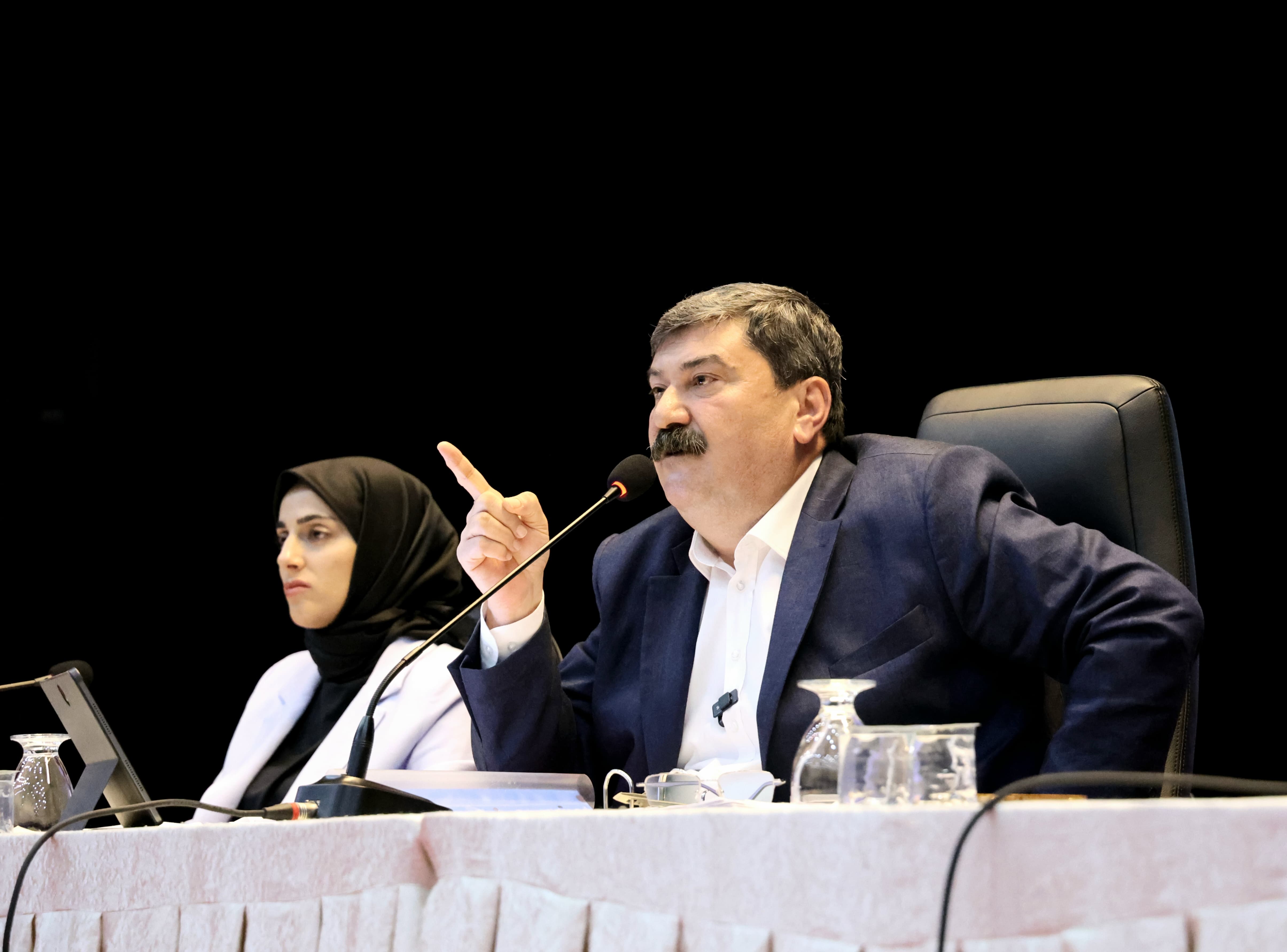 TOROSLAR BELEDİYE BAŞKANI YILDIZ’DAN KAYYIM UYGULAMALARINA TEPKİ