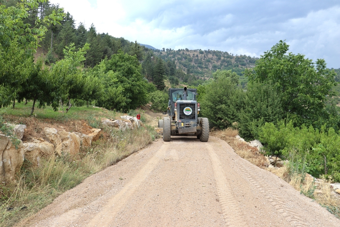 TOROSLAR’DA YAYLA YOLLARI ARTIK DAHA KONFORLU VE GÜVENLİ