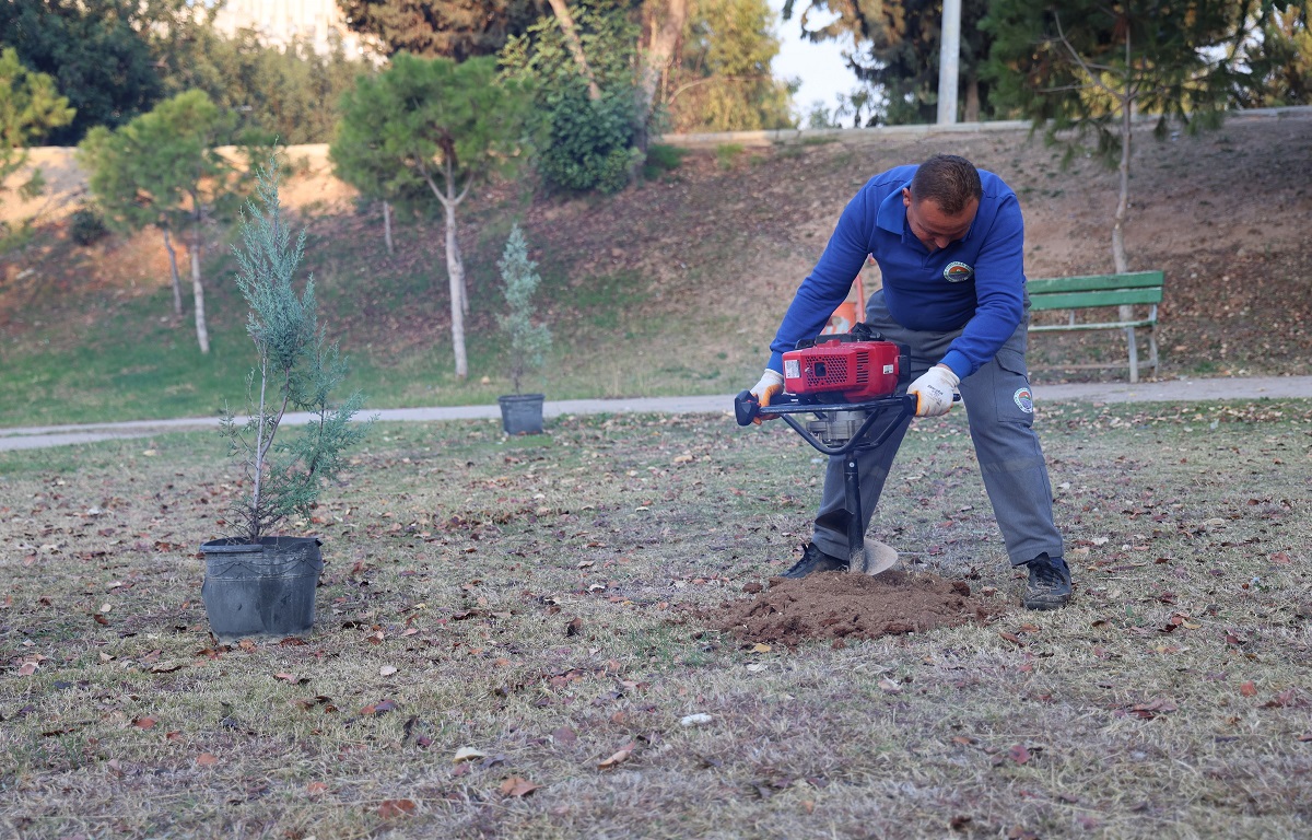 TOROSLAR BELEDİYESİ, YEŞİL DOKUYU GÜÇLENDİREN ÇALIŞMALARINI SÜRDÜRÜYOR