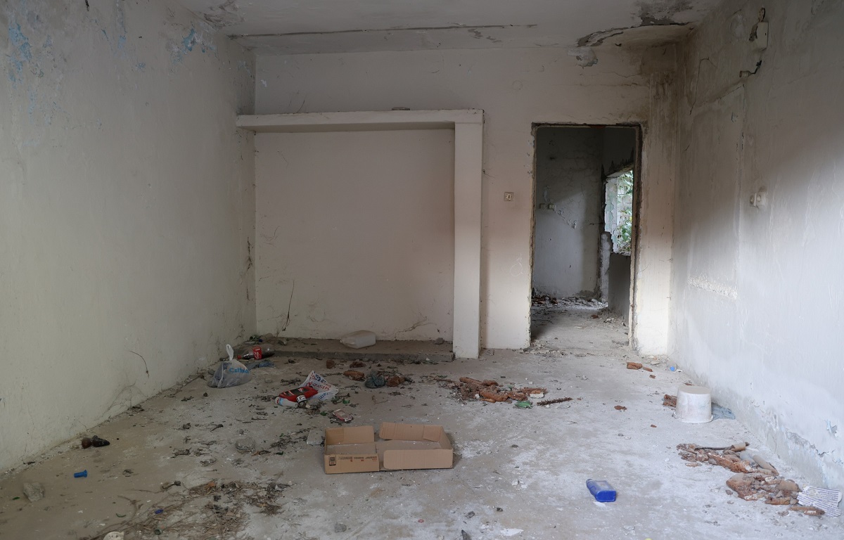 TOROSLAR’DA TEHLİKE OLUŞTURAN METRUK BİNALAR YIKILIYOR