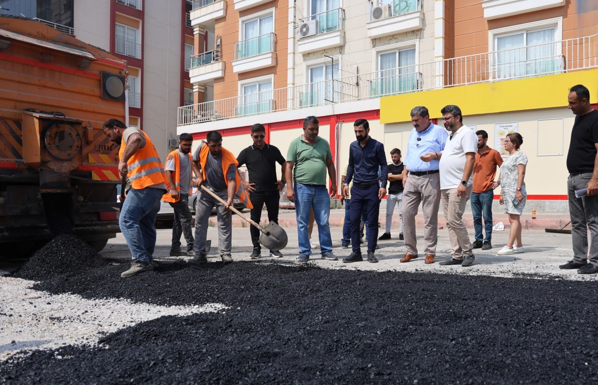 BAŞKAN YILDIZ, YALINAYAK’TA ASFALT BAKIM ÇALIŞMALARINI TAKİP ETTİ
