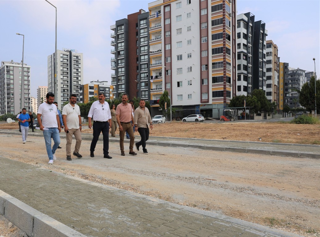 BAŞKAN YILDIZ, PORTAKAL MAHALLESİ’NDE KALDIRIM ÇALIŞMALARINI İNCELEDİ