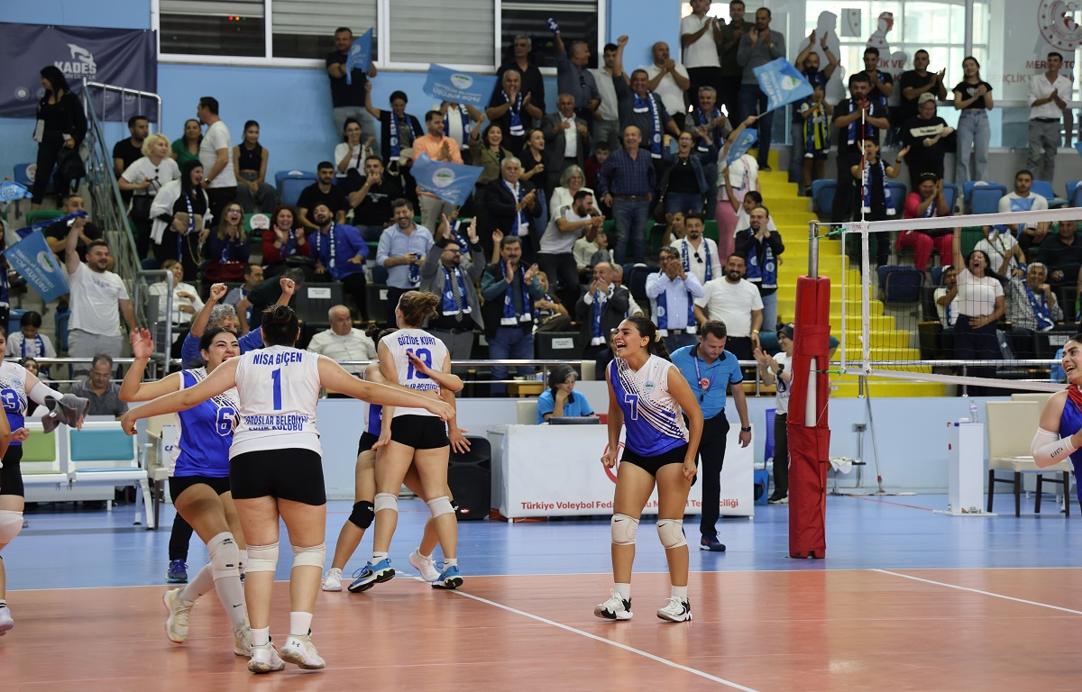 TOROSLAR’IN KADIN VOLEYBOL TAKIMINDAN GALİBİYET SEVİNCİ
