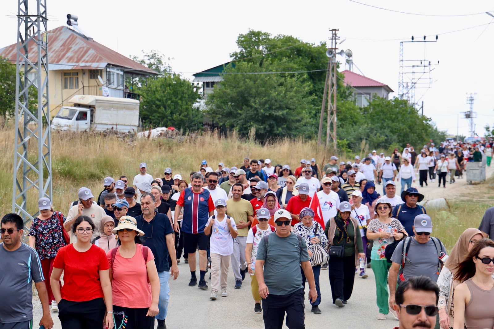 HER AY FARKLI BİR ROTA! TOROSLAR BELEDİYESİNİN DOĞA YÜRÜYÜŞLERİ YOĞUN İLGİYLE DEVAM EDİYOR - Görsel 17