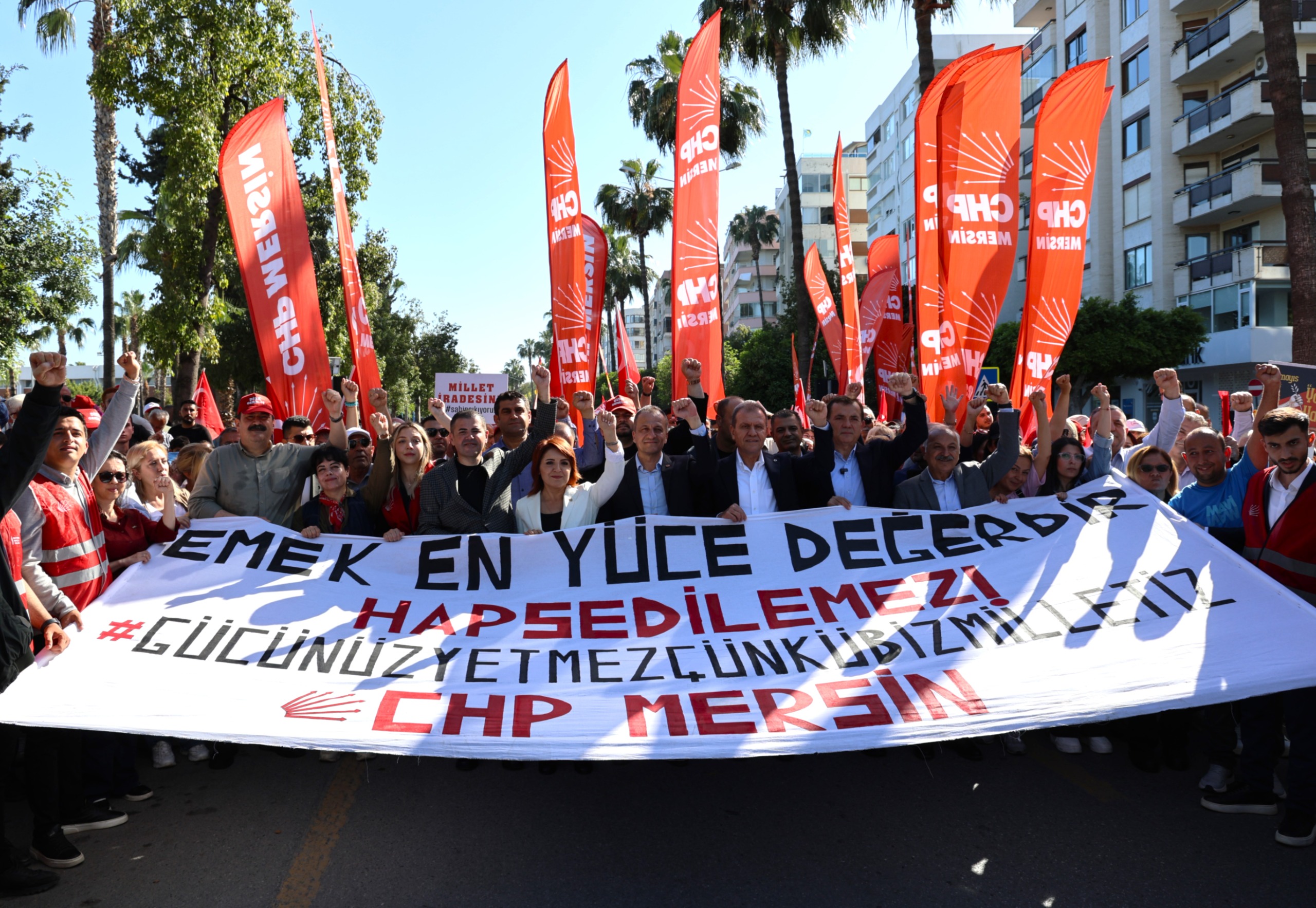 BAŞKAN YILDIZ, 1 MAYIS’I EMEKÇİLERLE KUTLADI