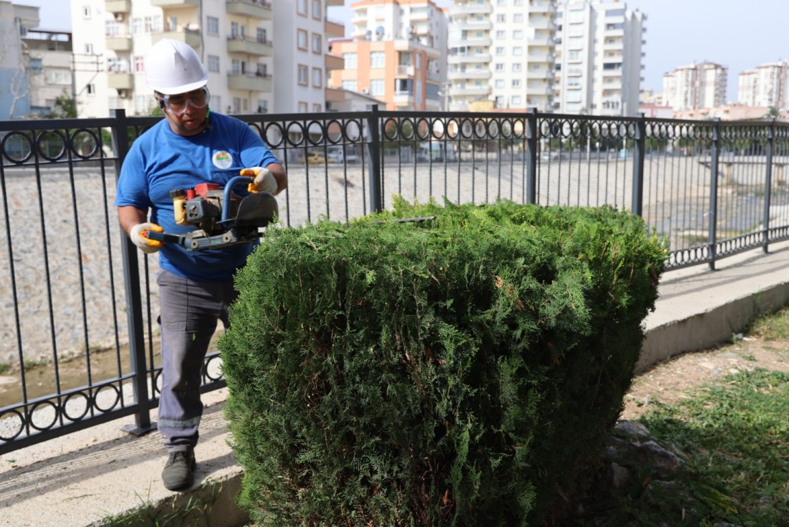 TOROSLAR’IN PARKLARINDA BAHAR TEMİZLİĞİ
