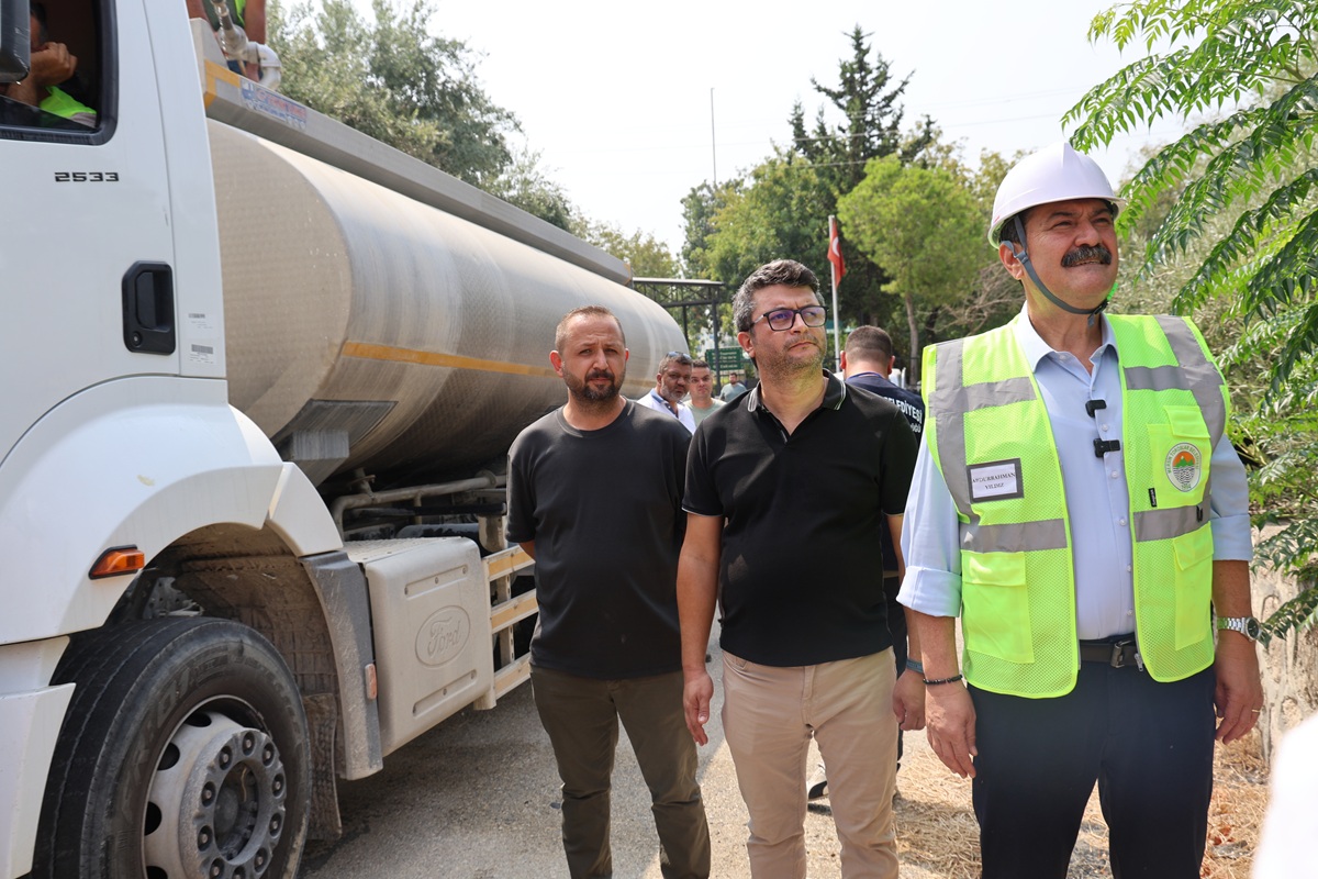 TOROSLAR’DA TEHLİKE OLUŞTURAN METRUK BİNALAR TEK TEK YIKILIYOR - Görsel 4