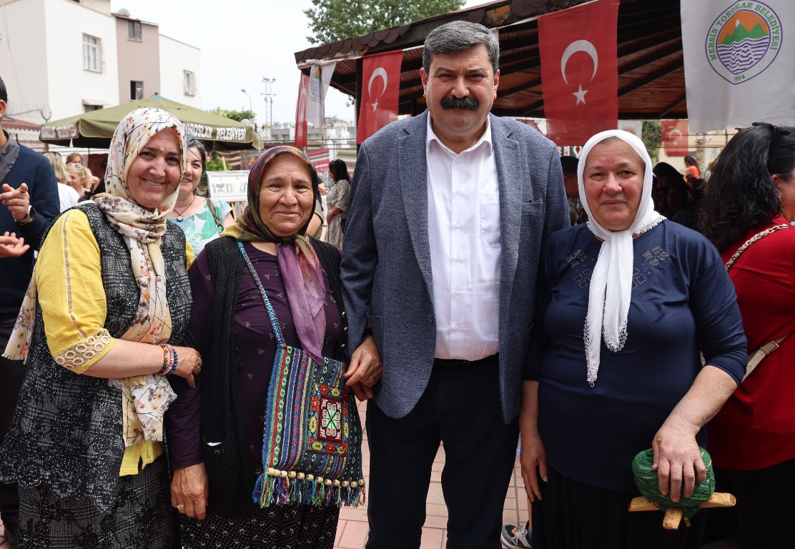 BAŞKAN YILDIZ, TOROSLAR’IN KADIN ÜRETİCİLERİYLE ANNELER GÜNÜ ETKİNLİĞİNDE BULUŞTU