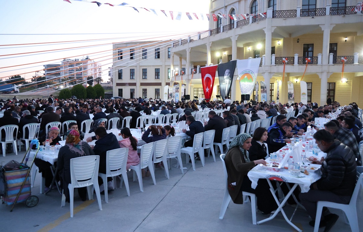 BAŞKAN YILDIZ, ÇALIŞMA ARKADAŞLARIYLA İFTAR SOFRASINDA BULUŞTU