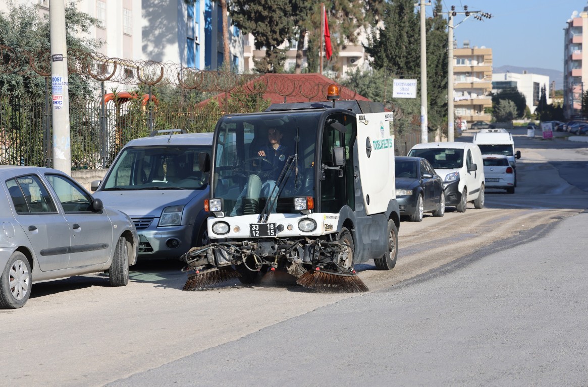 YILLARCA KADERİNE TERK EDİLEN 3 TEMİZLİK ARACI YENİDEN AYAĞA KALDIRILDI