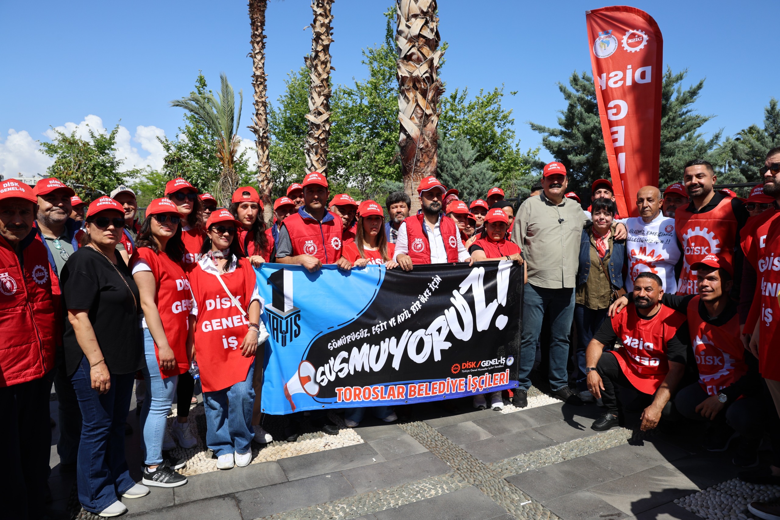 BAŞKAN YILDIZ, 1 MAYIS’I EMEKÇİLERLE KUTLADI