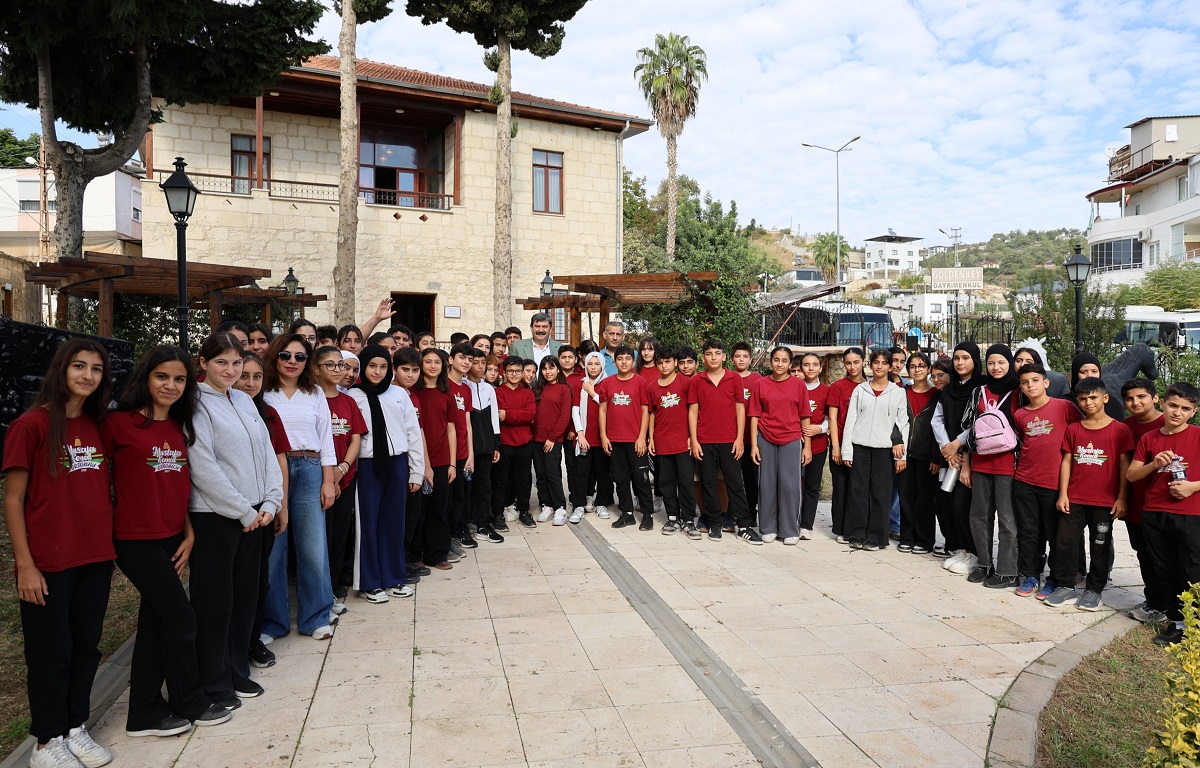 BAŞKAN YILDIZ, ÖĞRENCİLERİ KUVAYİ MİLLİYE KARARGÂHI’NDA AĞIRLADI