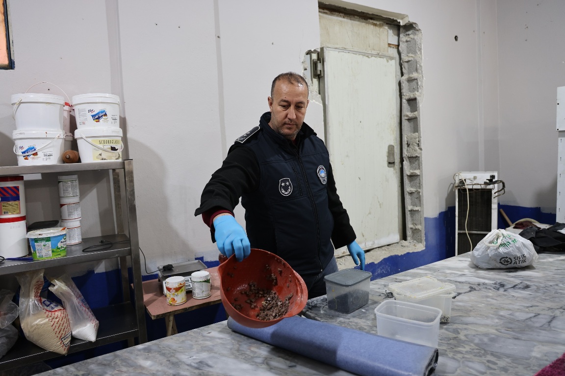 TOROSLAR ZABITASINDAN MERDİVEN ALTI PASTA İMALATHANESİNE BASKIN