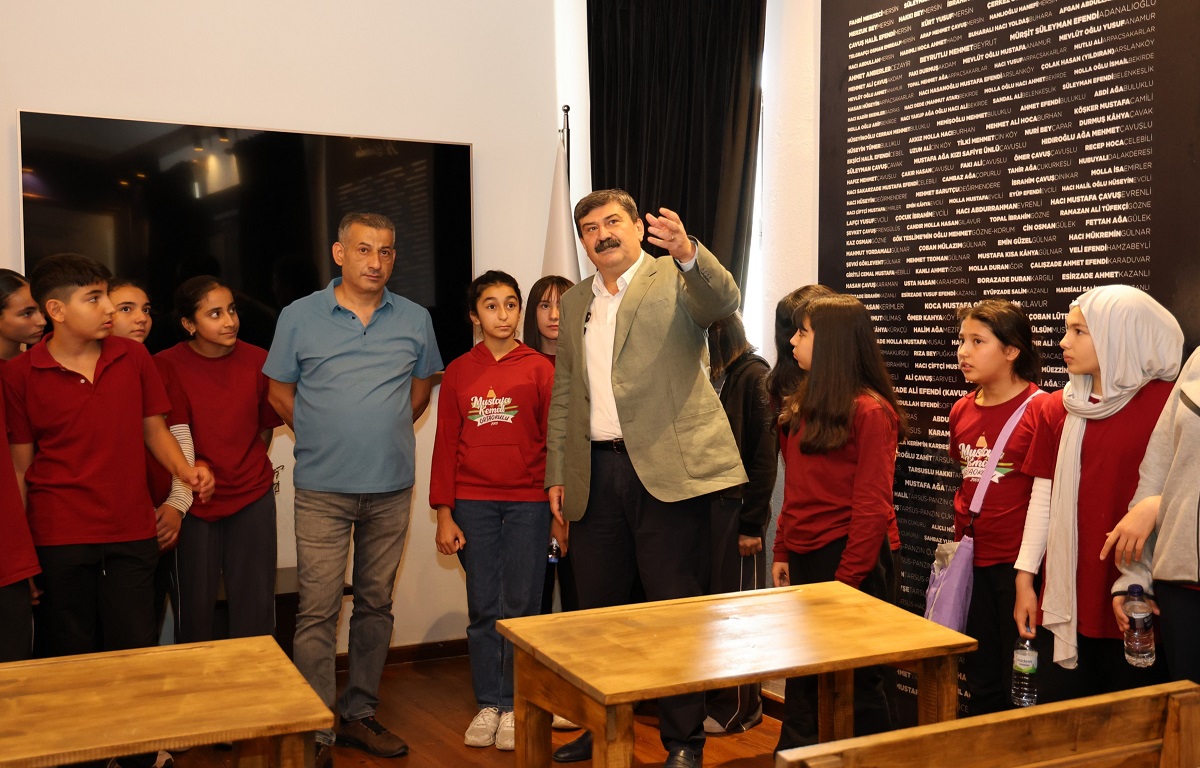 BAŞKAN YILDIZ, ÖĞRENCİLERİ KUVAYİ MİLLİYE KARARGÂHI’NDA AĞIRLADI