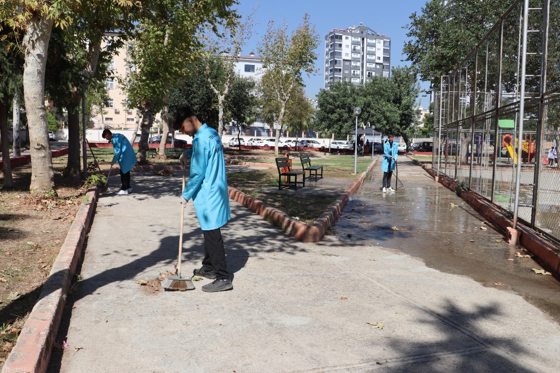 “HEM ÖĞRENİYORLAR HEM ÜRETİYORLAR”