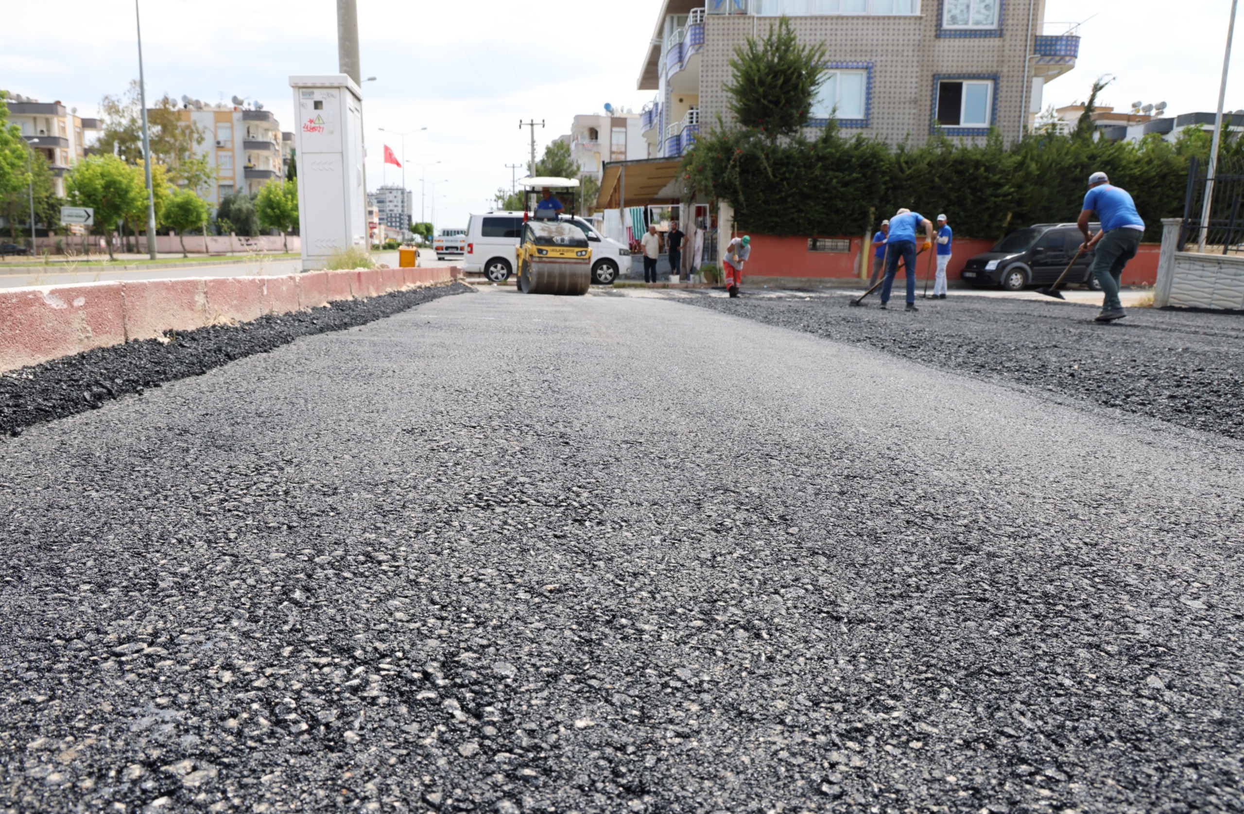 TOROSLAR’DA YOLLAR YENİLENİYOR
