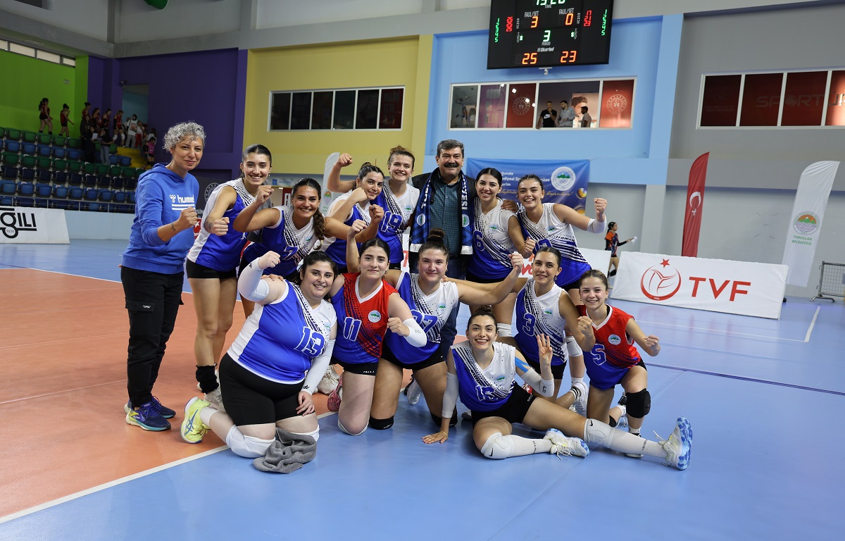 TOROSLAR’IN KADIN VOLEYBOL TAKIMINDAN GALİBİYET SEVİNCİ