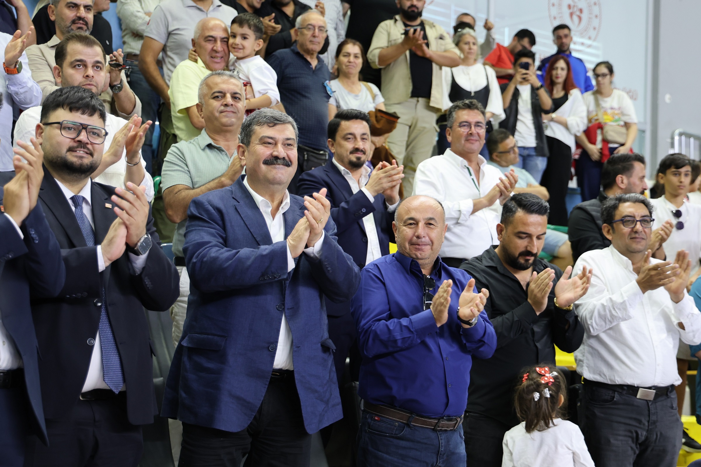 TOROSLAR BELEDİYESİNDEN CUMHURİYET BAYRAMINDA ÇİFTE GALİBİYET SEVİNCİ