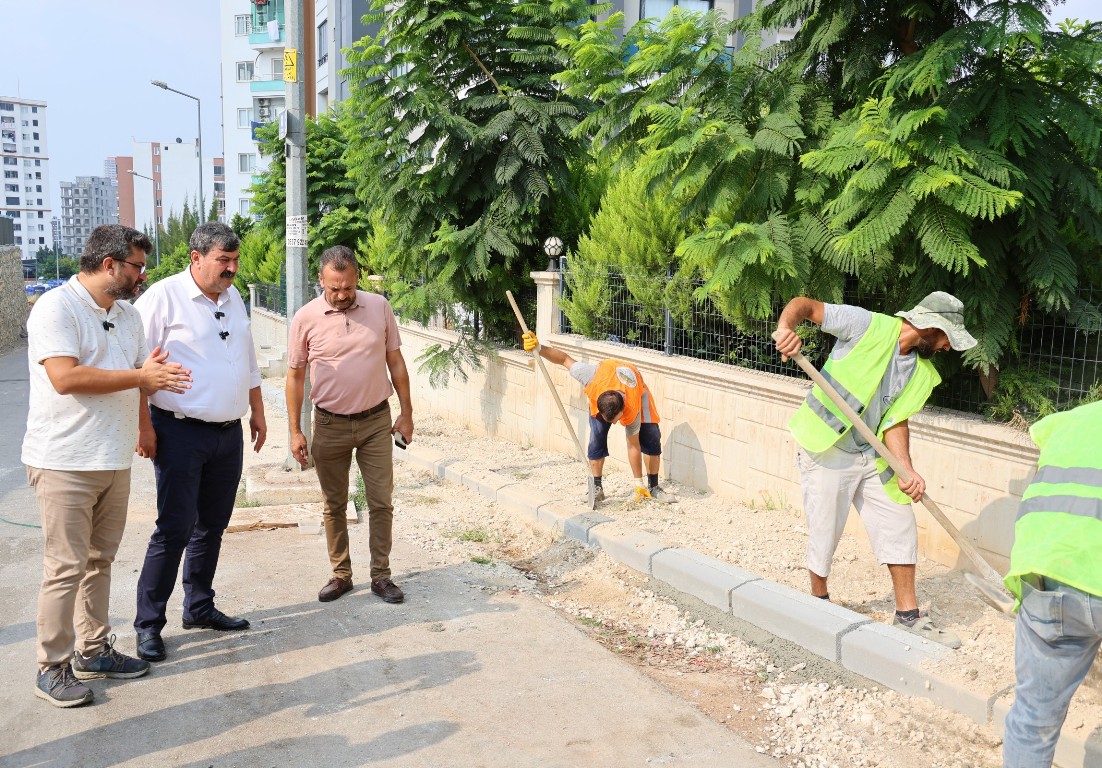 BAŞKAN YILDIZ, PORTAKAL MAHALLESİ’NDE KALDIRIM ÇALIŞMALARINI İNCELEDİ