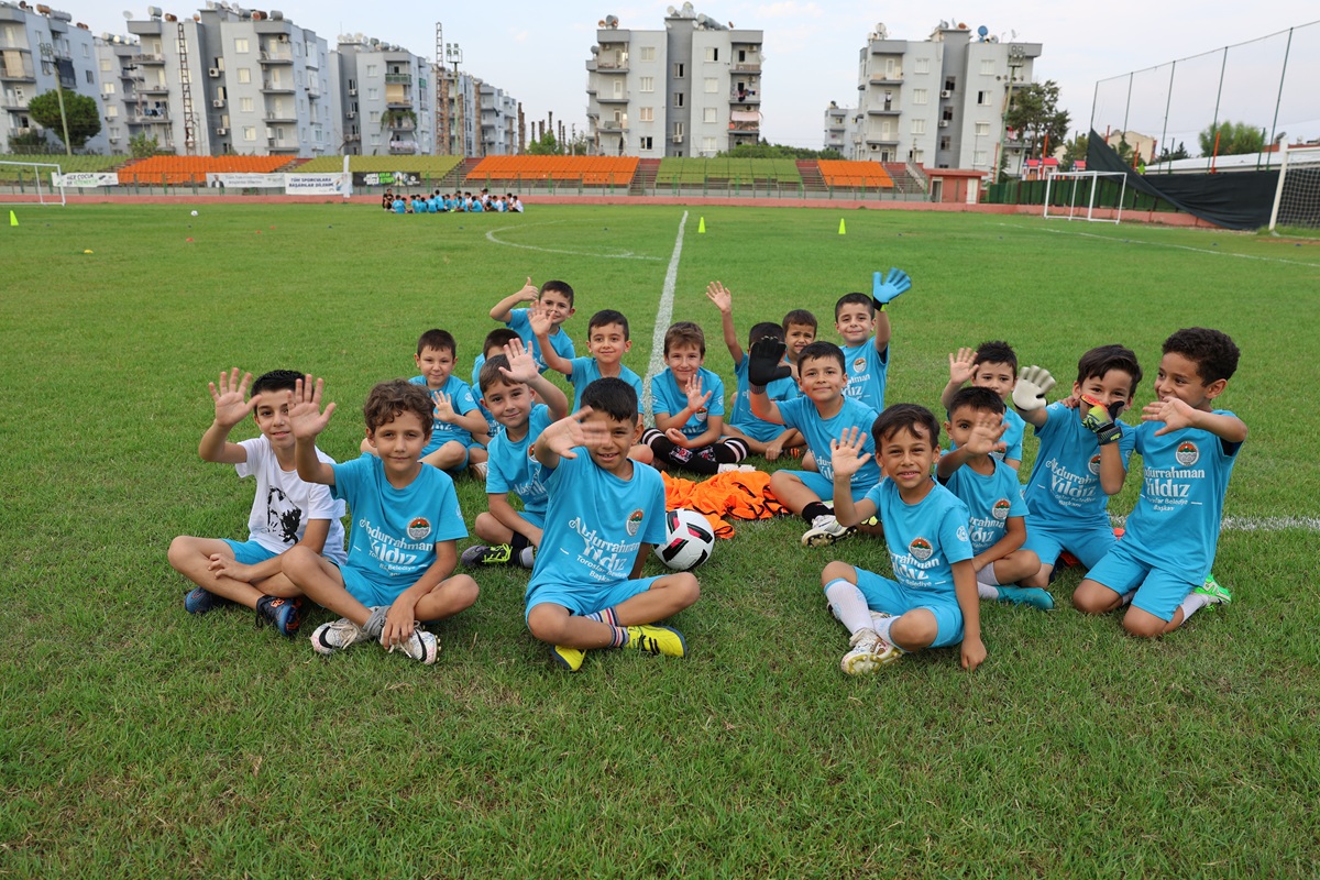TOROSLAR BELEDİYESİ FUTBOL OKULUNDA SERTİFİKA HEYECANI - Görsel 2