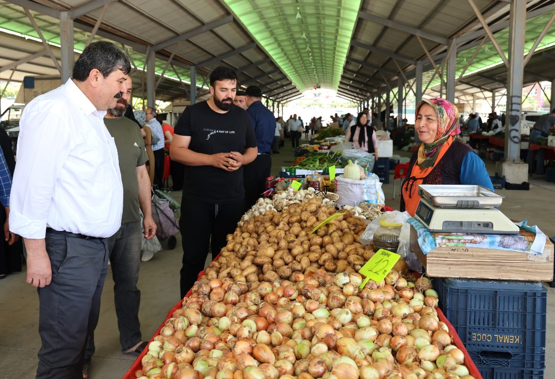 BAŞKAN YILDIZ, ÜRETİCİ VE KÖYLÜ PAZARINI GEZDİ