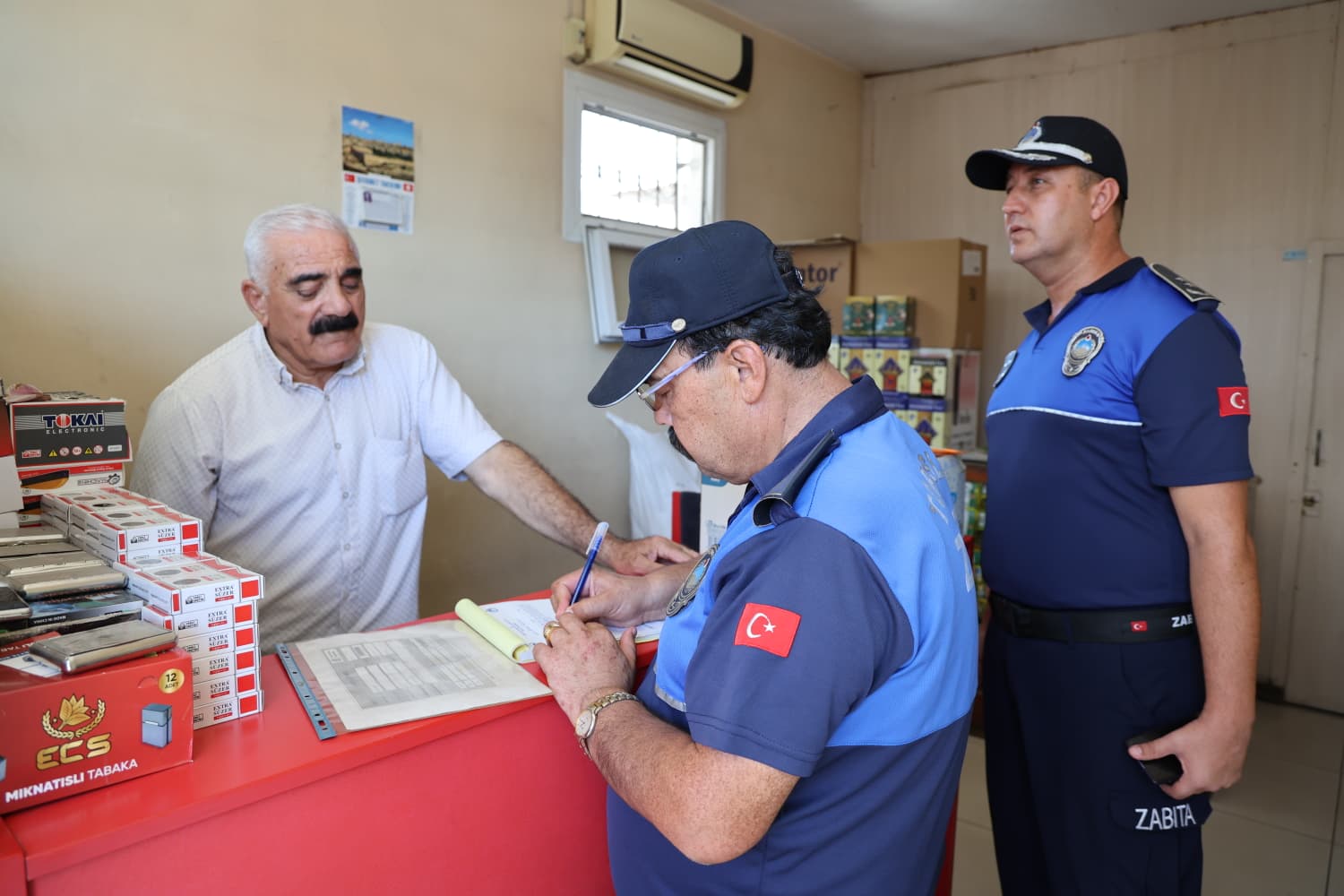 TOROSLAR ZABITASINDAN RUHSAT VE KALDIRIM İŞGALİNE SIKI DENETİM