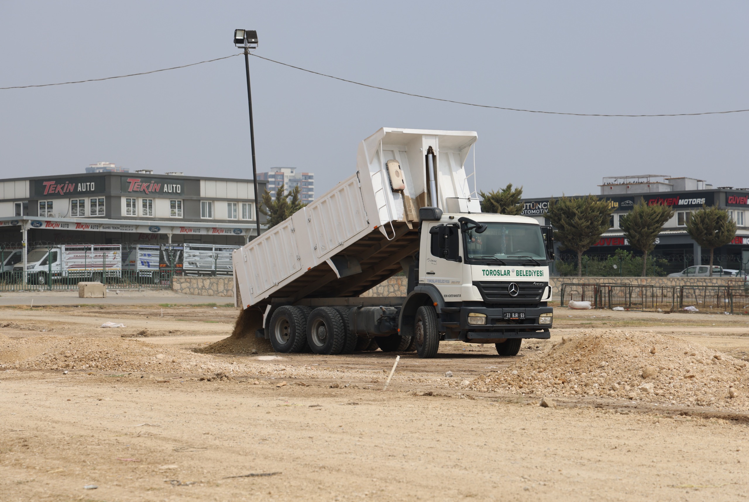 TOROSLAR’IN KURBAN SATIŞ ALANI TERTEMİZ OLDU