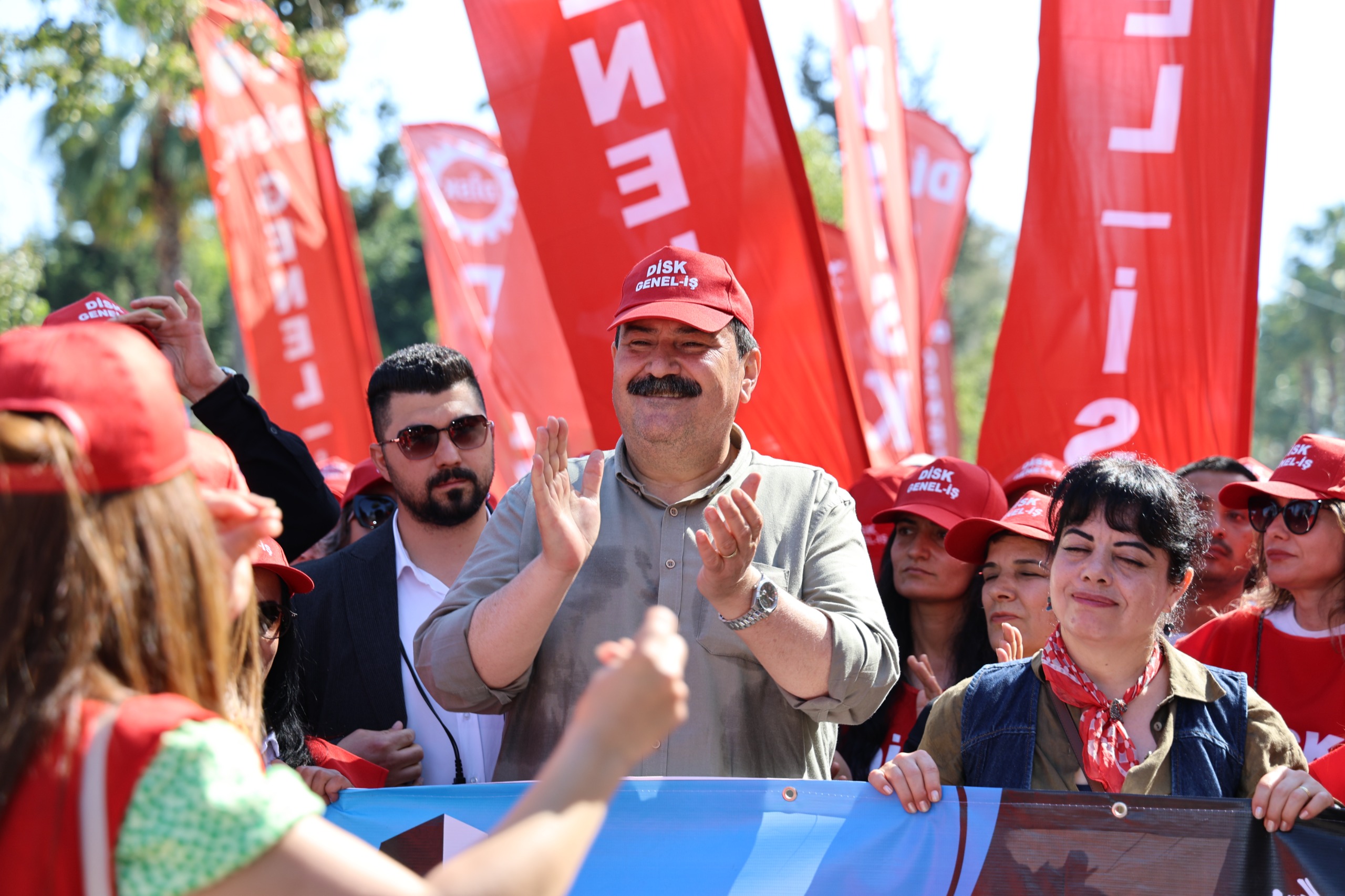 BAŞKAN YILDIZ, 1 MAYIS’I EMEKÇİLERLE KUTLADI