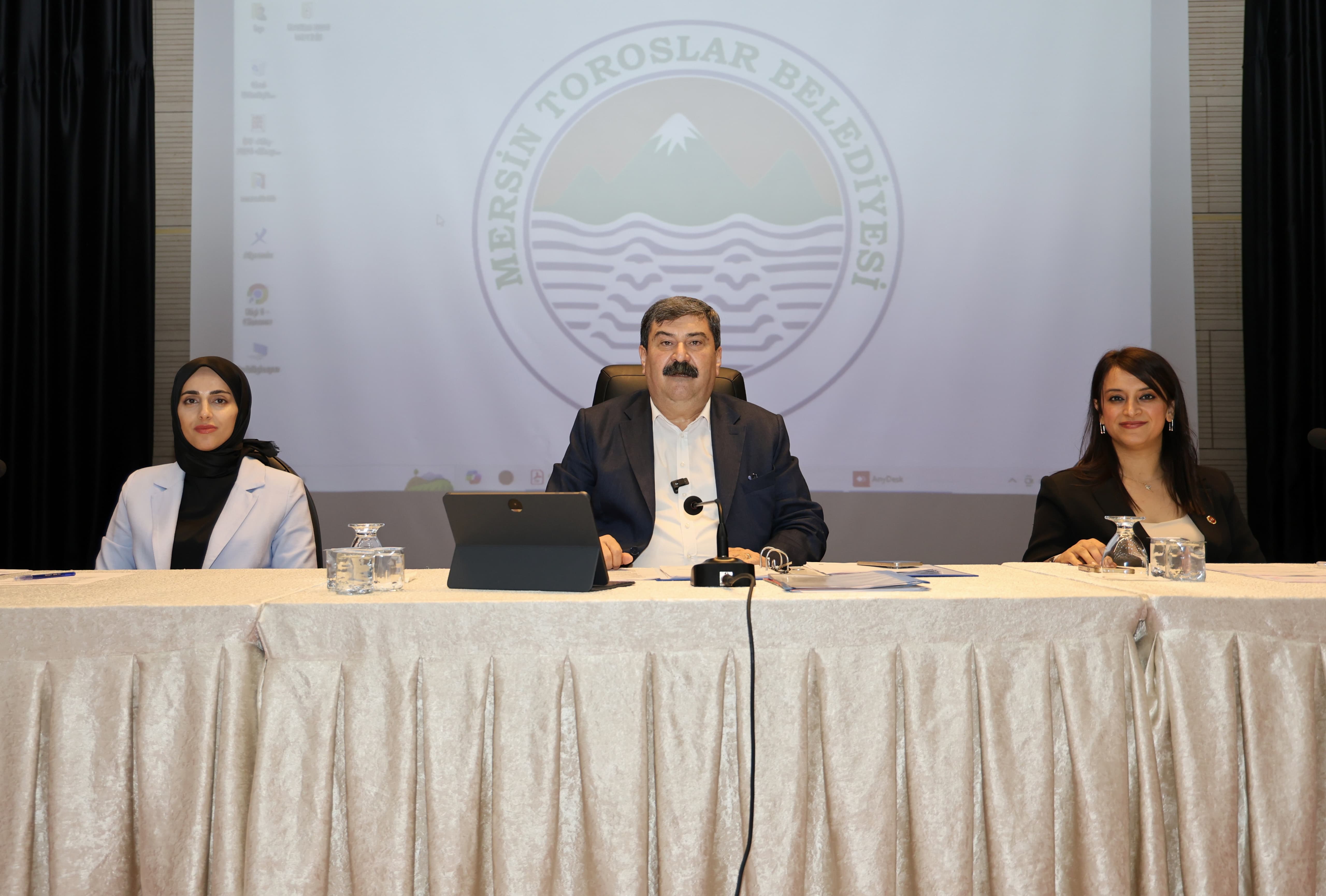 TOROSLAR BELEDİYE BAŞKANI YILDIZ’DAN KAYYIM UYGULAMALARINA TEPKİ