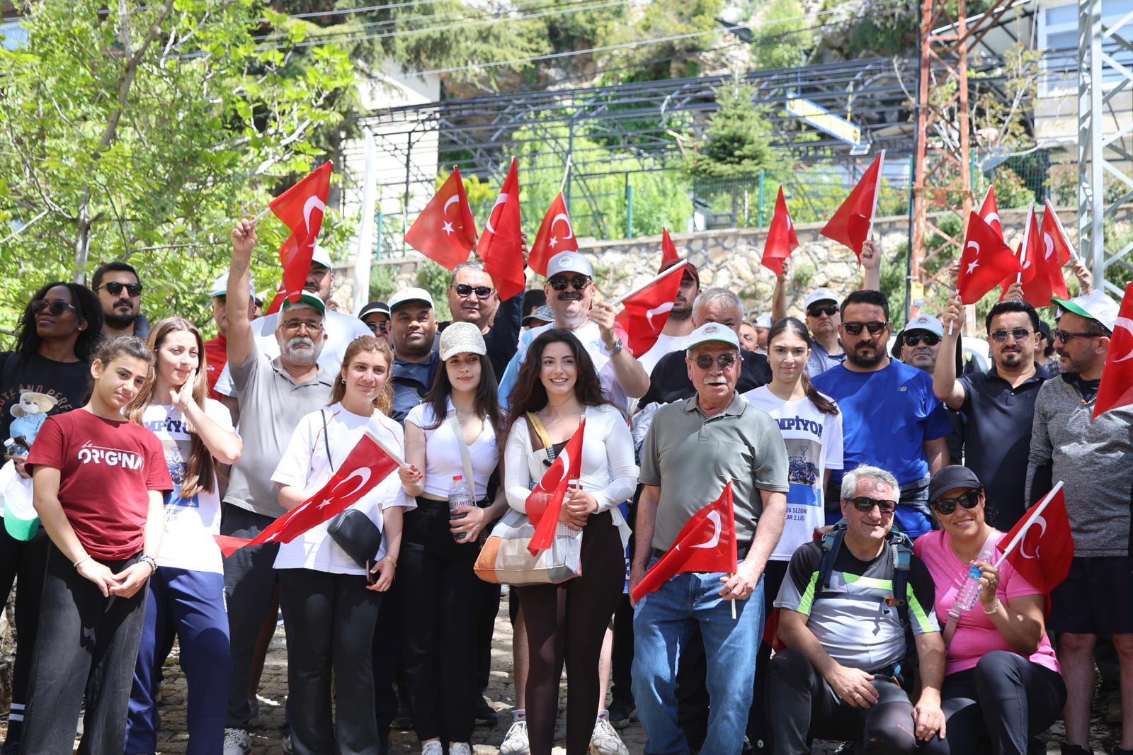 TOROSLAR’DA 19 MAYIS DOĞA YÜRÜYÜŞÜ COŞKUYLA YAPILDI