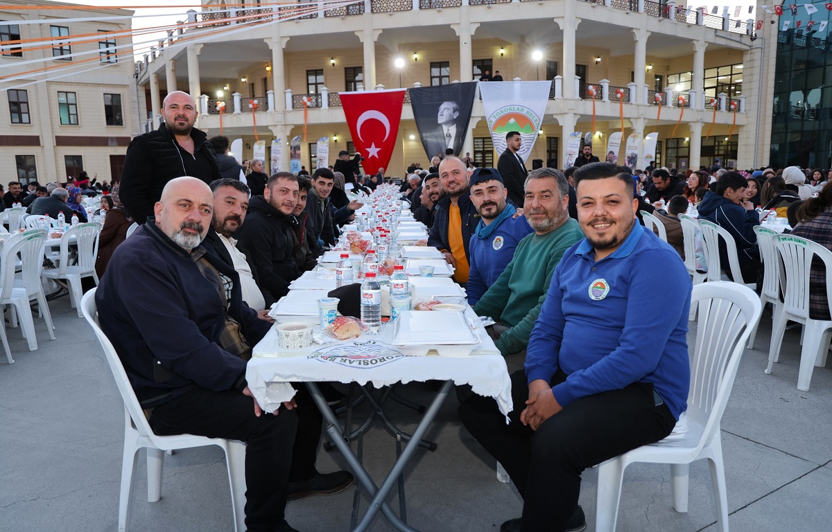 BAŞKAN YILDIZ, ÇALIŞMA ARKADAŞLARIYLA İFTAR SOFRASINDA BULUŞTU